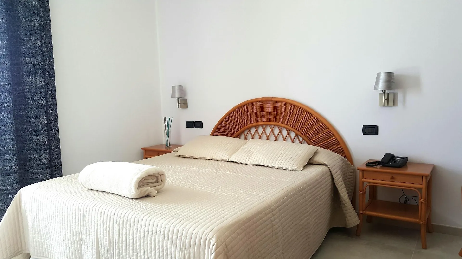 טאורמינה Hotel Corallo