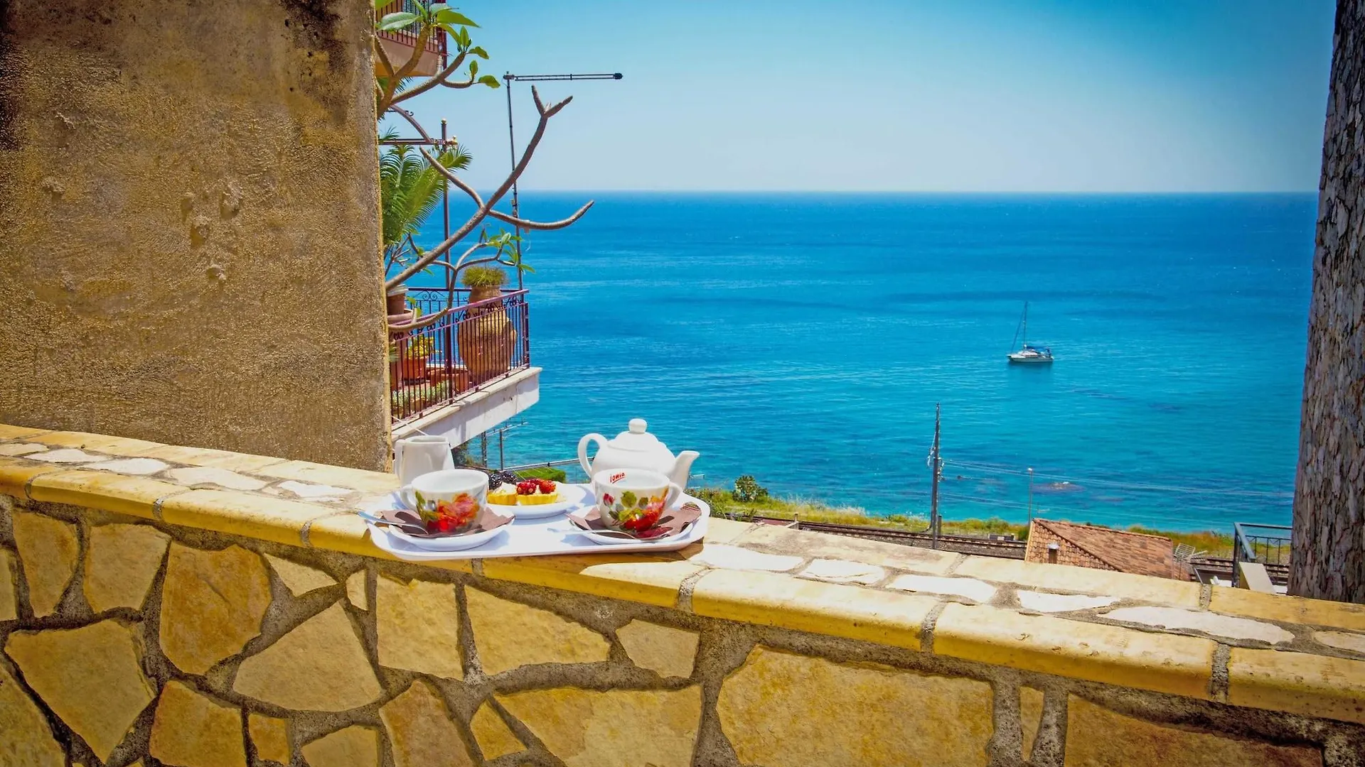 טאורמינה Hotel Corallo